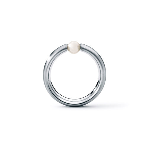 Ring aus Edelstahl mit weißer Akoyaperle
