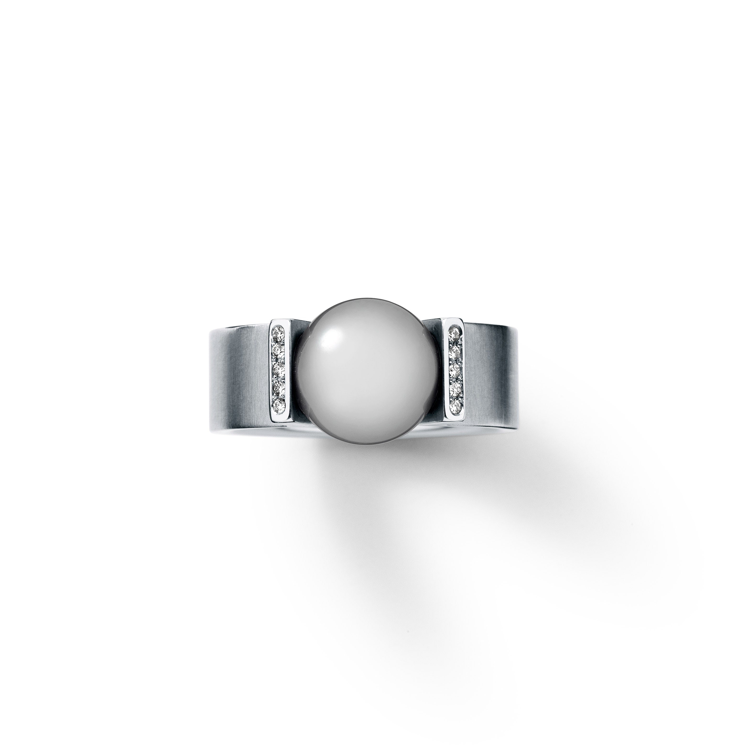 Perlring aus Edelstahl mit Diamanten