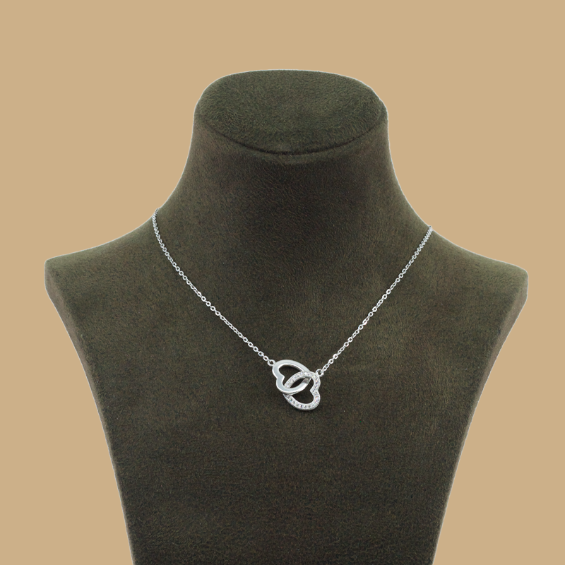 Silberkette mit Herzen und Zirkonia-Steinchen
