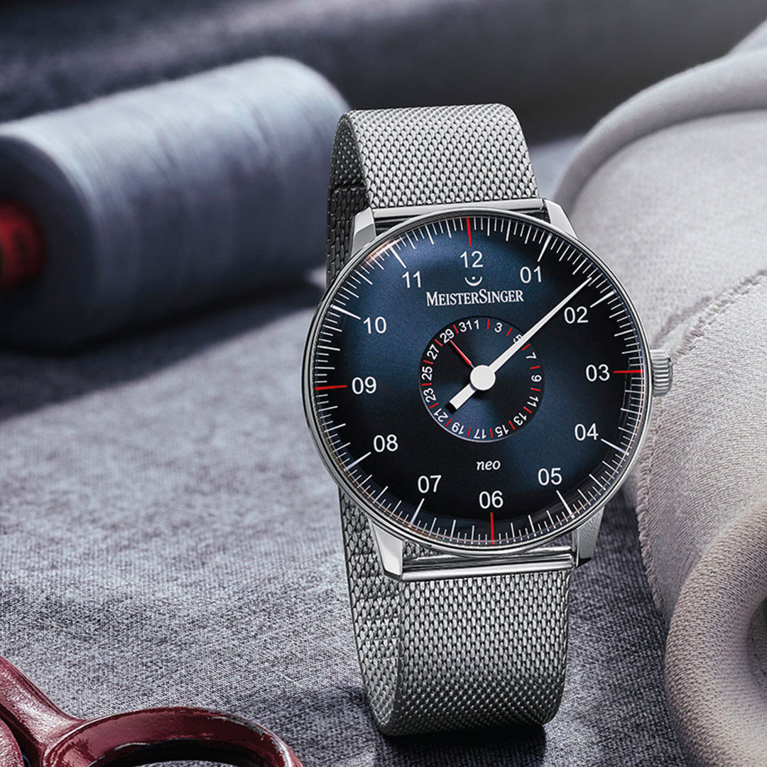 Herrenuhr Neo Plus mit Zeigerdatum Sonnenschliff Stahlblau