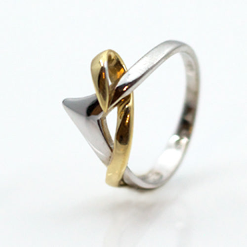 Goldring in außergewöhnlichem Design