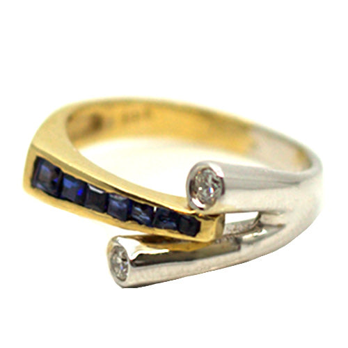 Goldring mit Edelsteinen und Brillanten