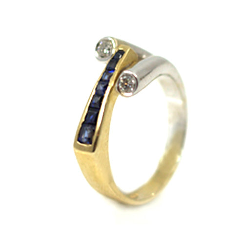 Goldring mit Edelsteinen und Brillanten