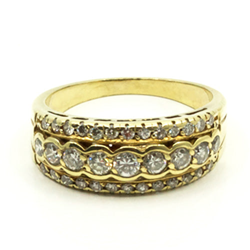 Goldring mit Brillanten