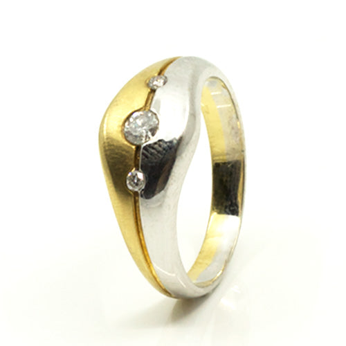 Goldring in bicolor und Brillanten
