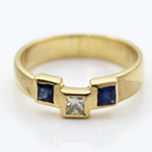 Goldring mit Edelsteinen