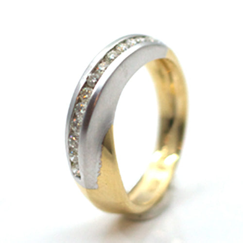 Goldring in bicolor un Brillanten