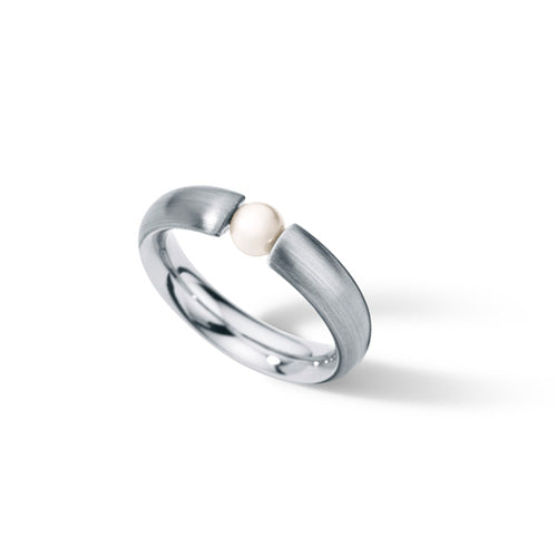 Ring aus Edelstahl mit weißer Akoyaperle