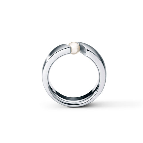 Ring aus Edelstahl mit weißer Akoyaperle 4,5mm